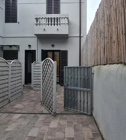 Appartamento La Casetta Viareggio Exterior photo